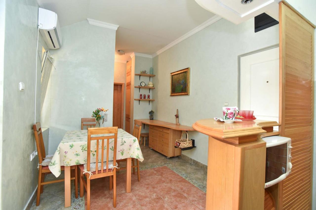 Comfort Inn Old Town Будва Екстер'єр фото