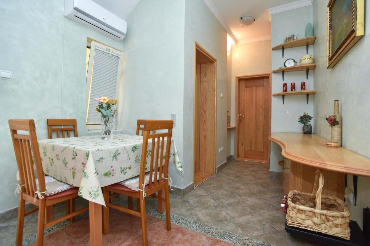 Comfort Inn Old Town Будва Екстер'єр фото